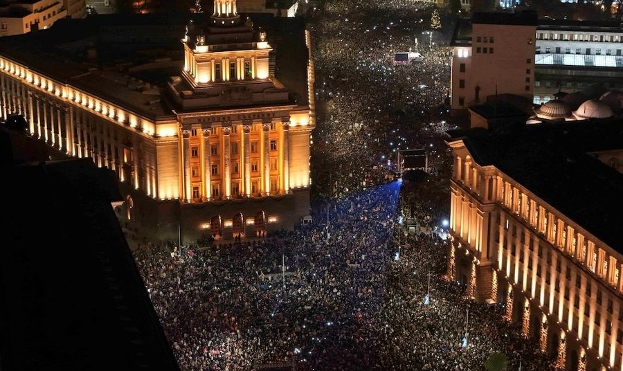 Valë protestash në Bullgari, mijëra qytetarë kërkojnë dorëheqjen e qeverisë
